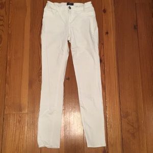 Barely worn white skinny jeans